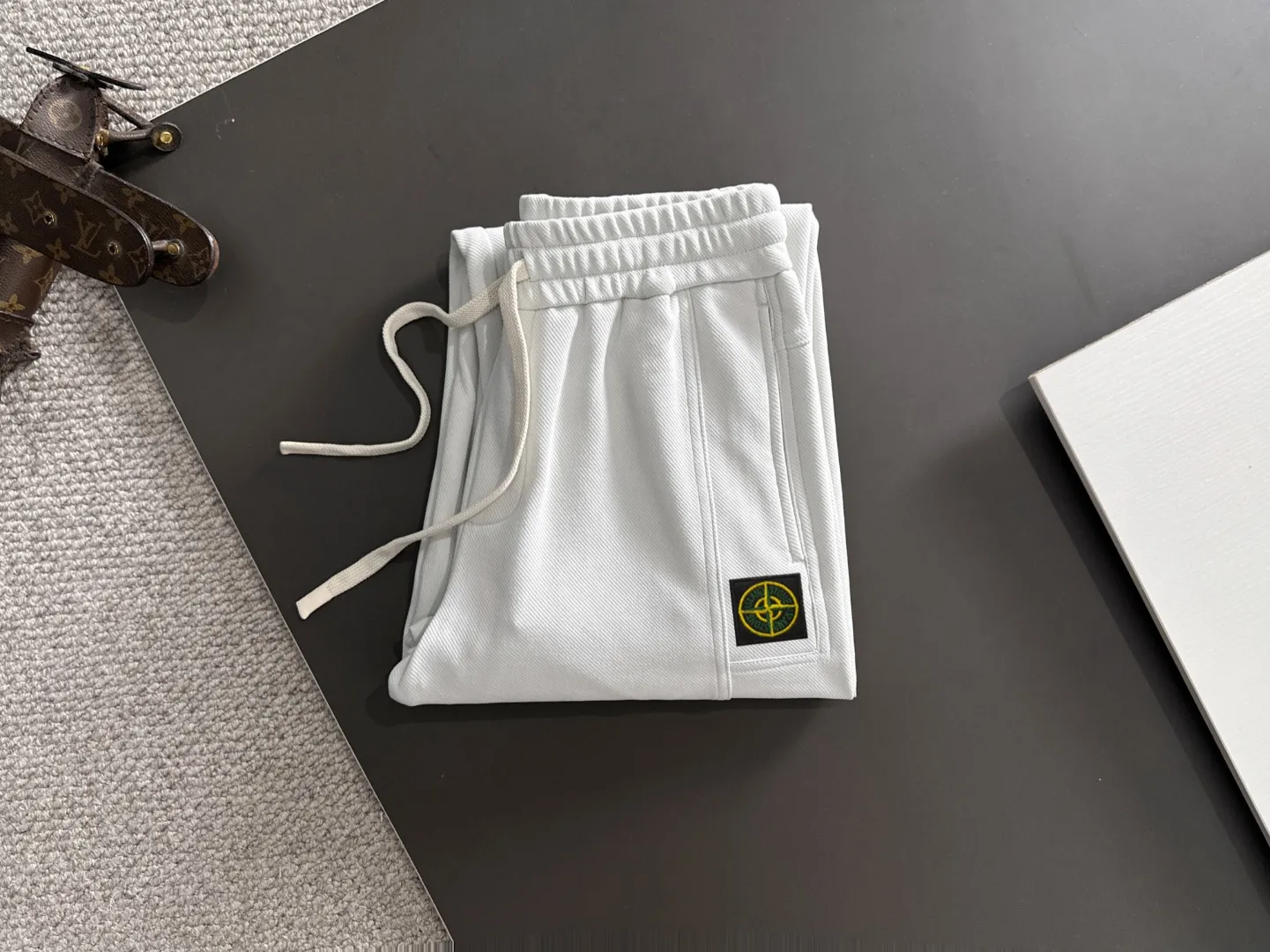 Next day shipping P360 Stone Island 2025 new autumn elastic band casual pants, thick counter-customized fabrics, high breathability and comfort, impeccable details, brand element design concept, reflecting high quality. It feels delicate and soft! It presents a casual cut and the upper body shape is great! Size: M-4XL